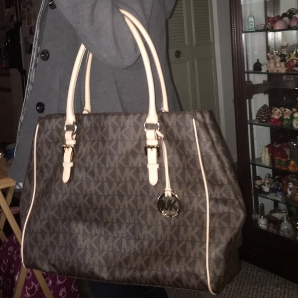 Michael Kors tote - Picture 3 of 5